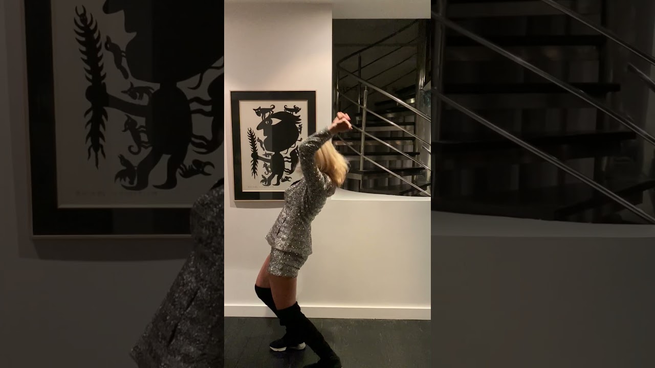 ABBA REVIVAL Don't shut me down.