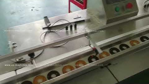 Automatic hollow stacking cookies biscuit sorting feeding flow bag packing machine