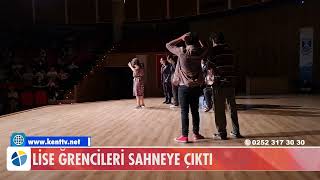 Li̇se Ğrenci̇leri̇ Sahneye Çikti