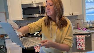 Screen Wipes Make Cleaning Easy