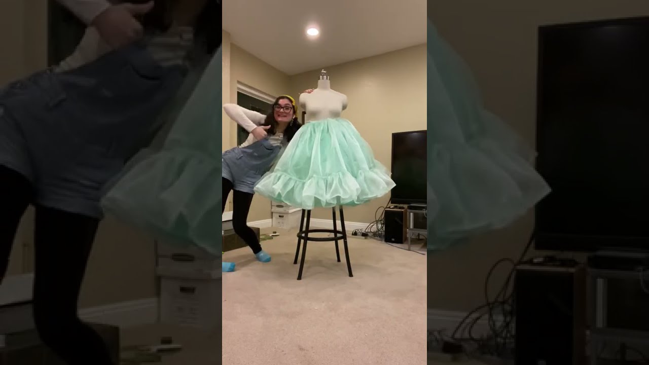 making myself a frog dress! 🐸 #shorts