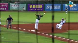 20130802 CPBL 獅 VS 犀牛 2下 鄭達鴻、陳凱倫雙盜壘成功