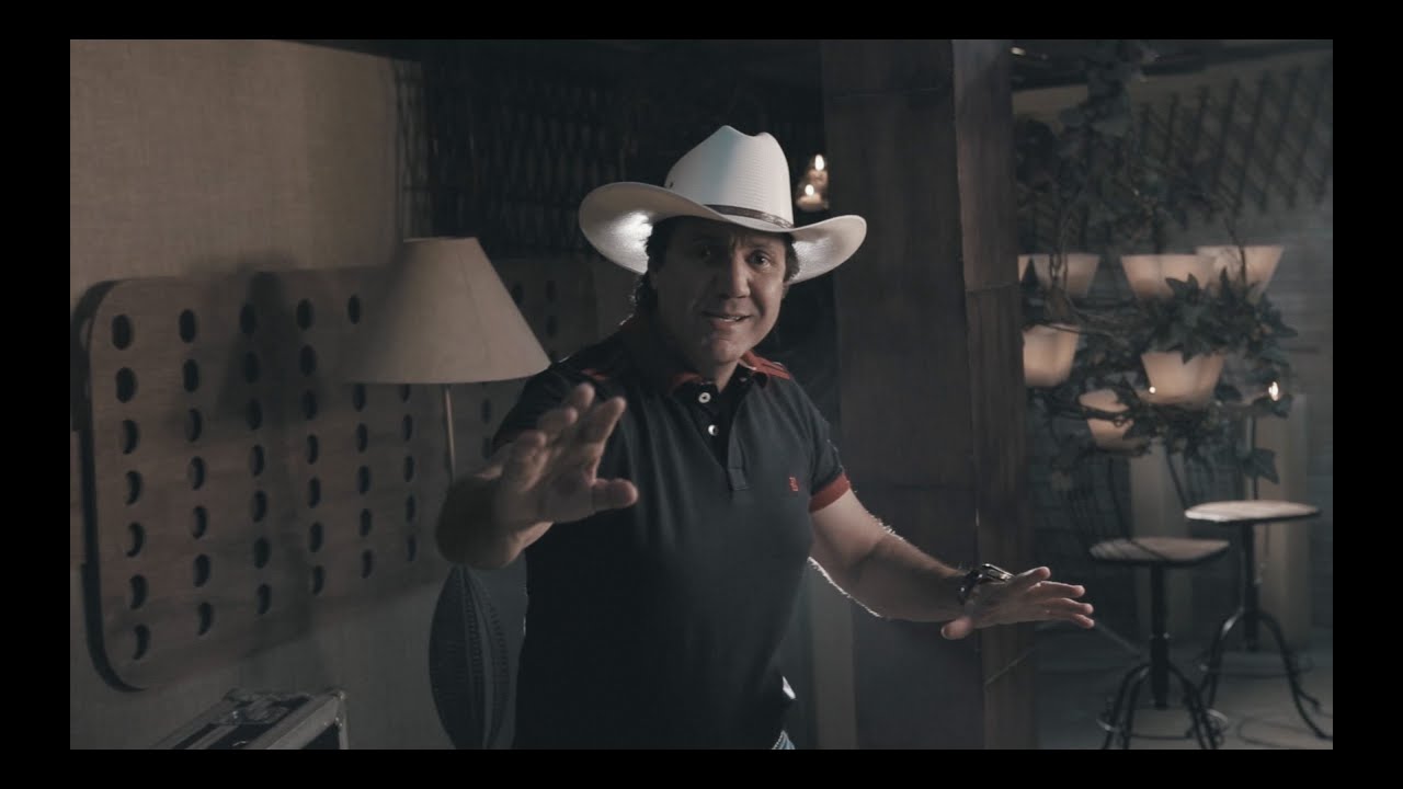 Na Capa da Costela - Juliano Cezar (Clipe Oficial)