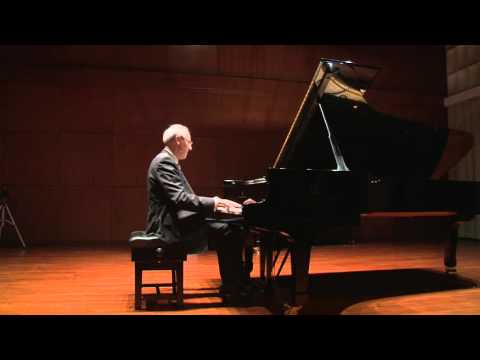 Alain Le Pichon plays J. S. Bach's  French Suite No 6