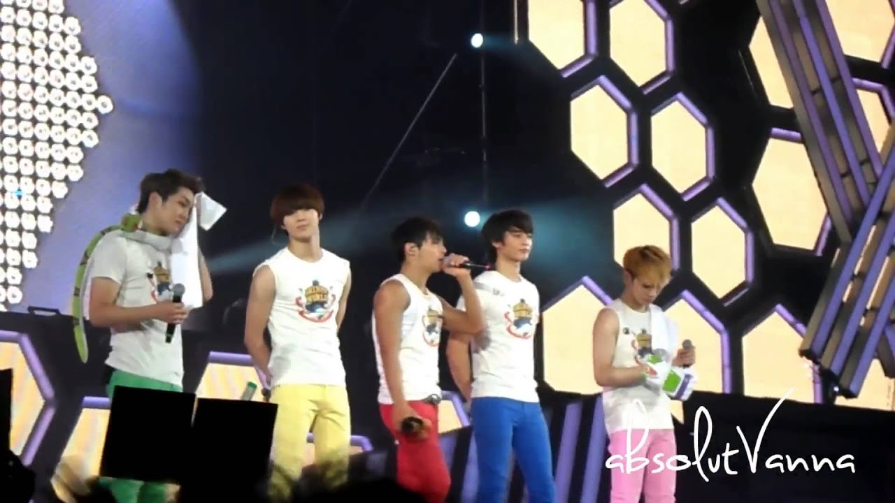[HD/Fancam] 121208 SHINee Talk at SWCII SG Encore