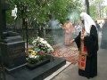 Патриарх Кирилл почтил память своих родителей