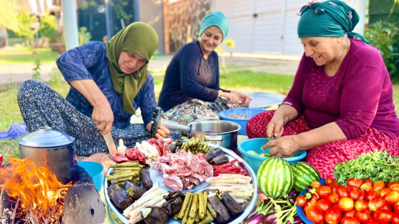 KÖY HAYATI ODUN ATEŞİNDE KUZU ETİ LAHANA SARMASI \ LEZZET DOLU AKŞAM YEMEĞİ