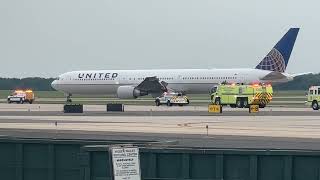 United Airlines emergency landing back at Dulles airport