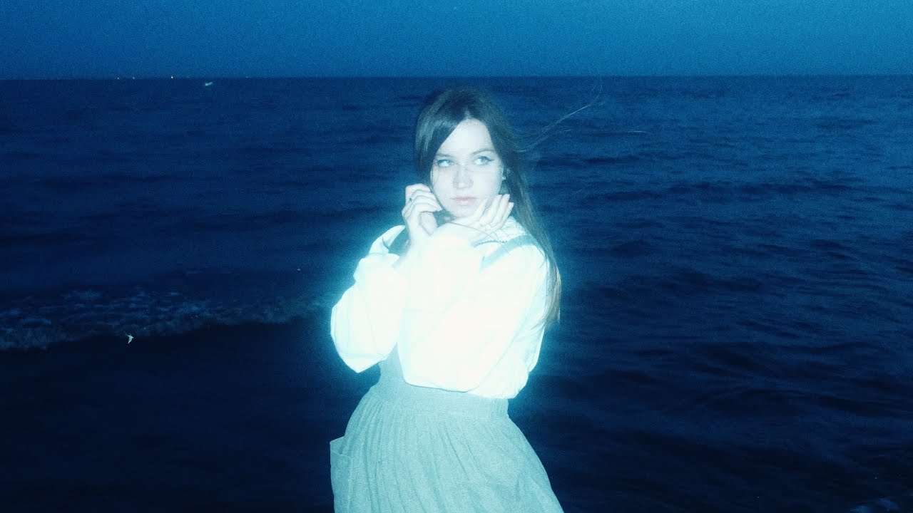 Mira Flamberi, Chilly Holliday — Сирены en YouTube Mira Flamberi, Chilly Holliday — Сирены en YouTube