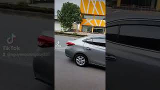 Chi gai Thai Nguyen mua xe rat mau đa mua đuoc xe đep lai co loc to khi ra ve