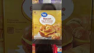 Scanning breakfast sandwiches with the oasis app #lowtoxliving #frozenfood