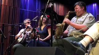 Chloe Feoranzo - Empty Bed Blues