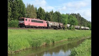 DB E-Lok 155-219 mit einem Kesselwagenzug und Hectorrail 241.003 mit einem Containerzug. EDE085198
