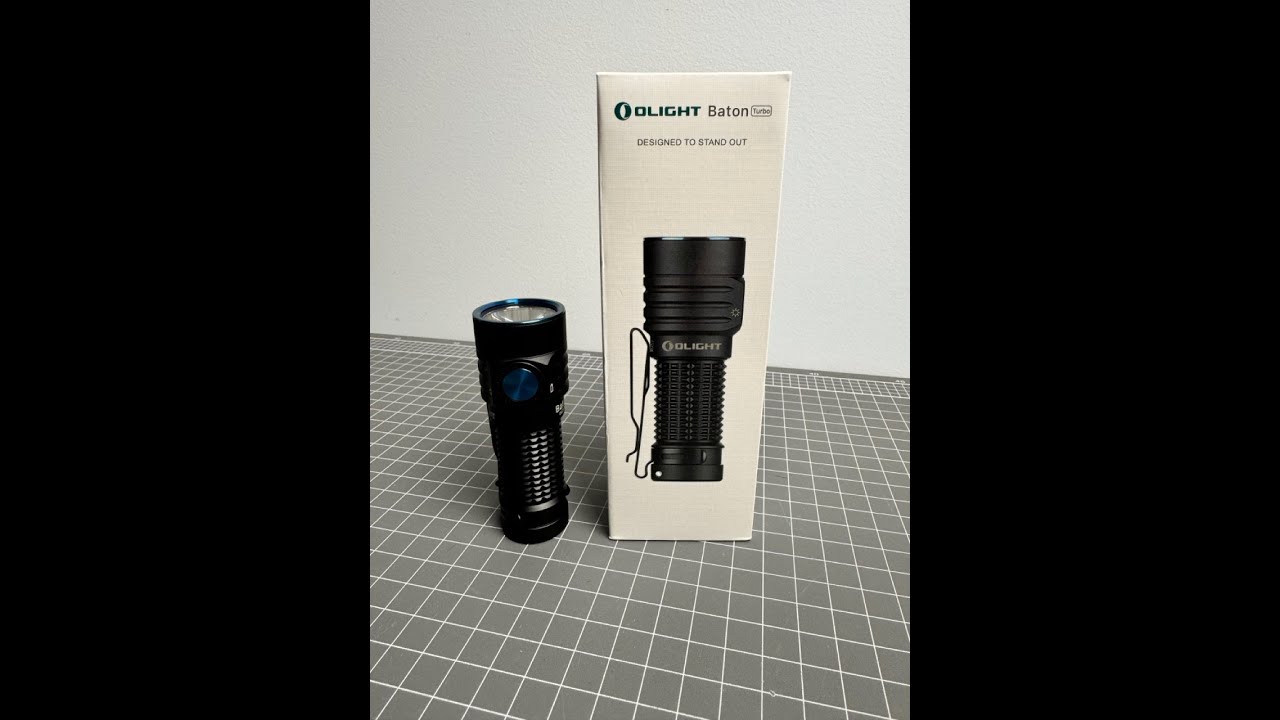 OLIGHT Baton Turbo - Lampe Torche Puissante 1000 Lumens, Portée 510m, Autonomie 50 Jours - Parfaite Pour Randonnée, Camping Et Urgence