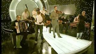 Harmonia Garden Feat. Szirtes Edina-Mókus, Hutch The Four Bones Quartet - Pump Up The Jam