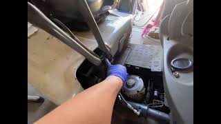 20210528 crown electric forklift mask will not tilt down