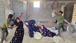 Download lagu The story of 'Zeinab kneading dough for local bread and harassing the second wife'