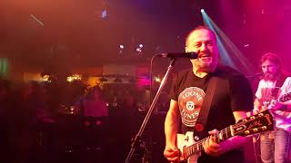 Loonie Tunes perform Honeymoon Suite at The Rock Show  The Edge Lounge