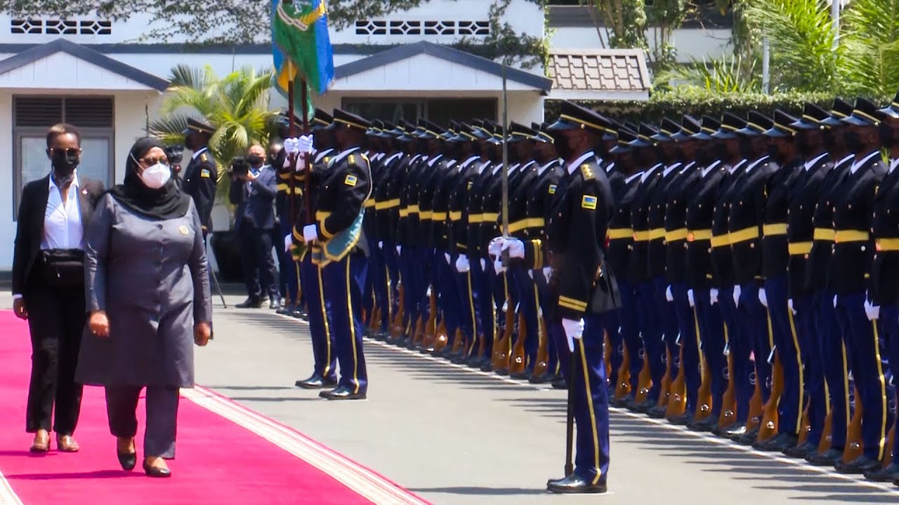 Jinsi Rais Samia alivyokagua gwaride Rwanda mbele ya Kagame