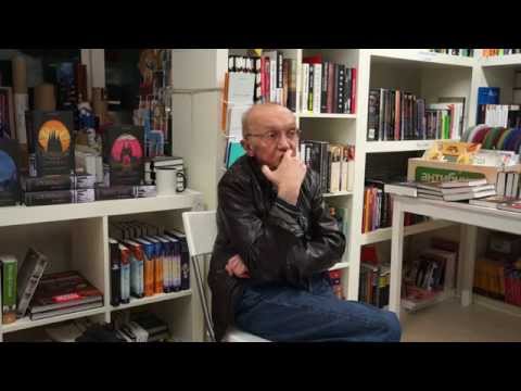 Разговор с Сергеем Ильиным о трилогии "Горменгаст"