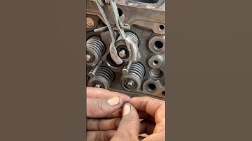 Engine Head valve lock fitting #shortsfeed #cylinderhead #valve #lock #skills #foryouシ #truck