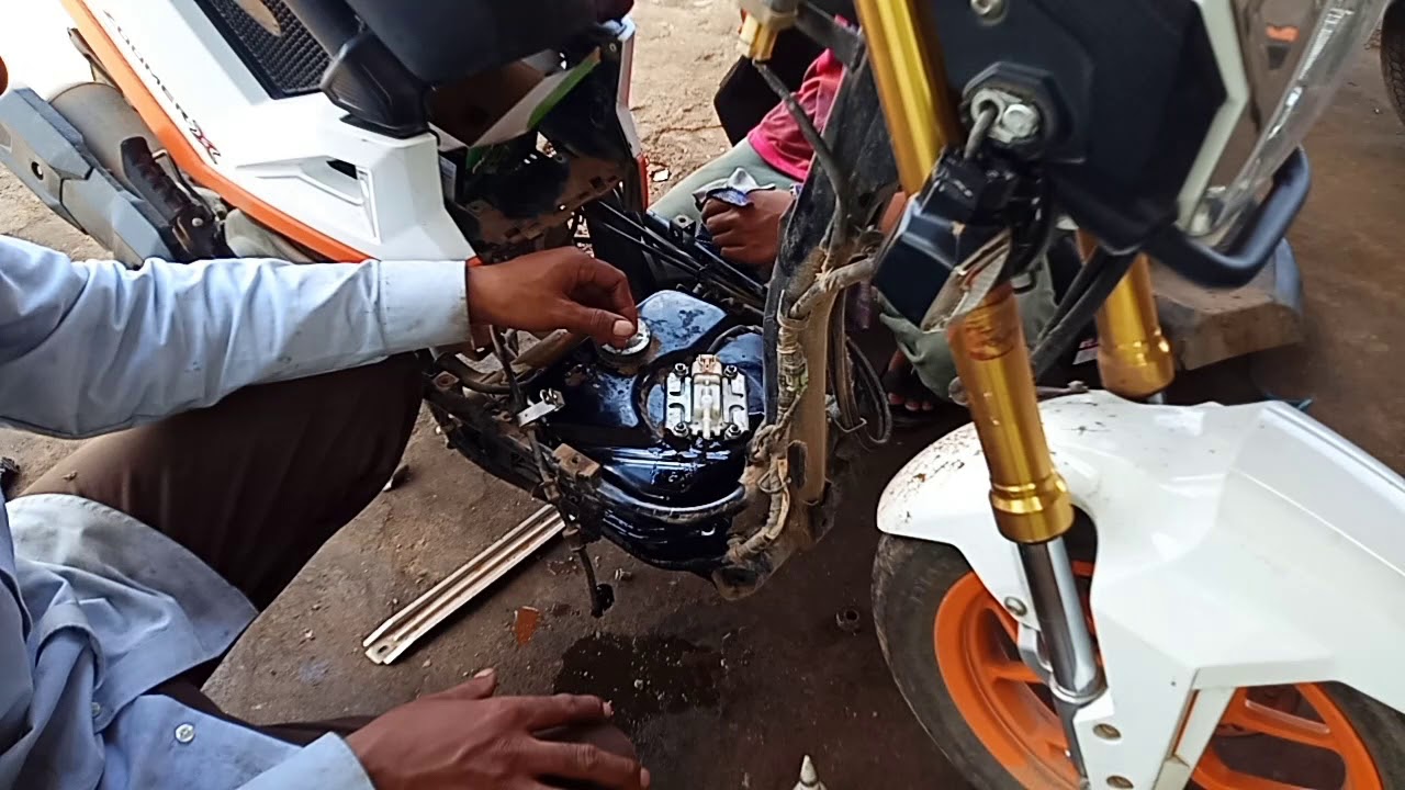 របៀប លាងម៉ូទ័របូំសាំង zoomer x How to wash motor oil YouTube