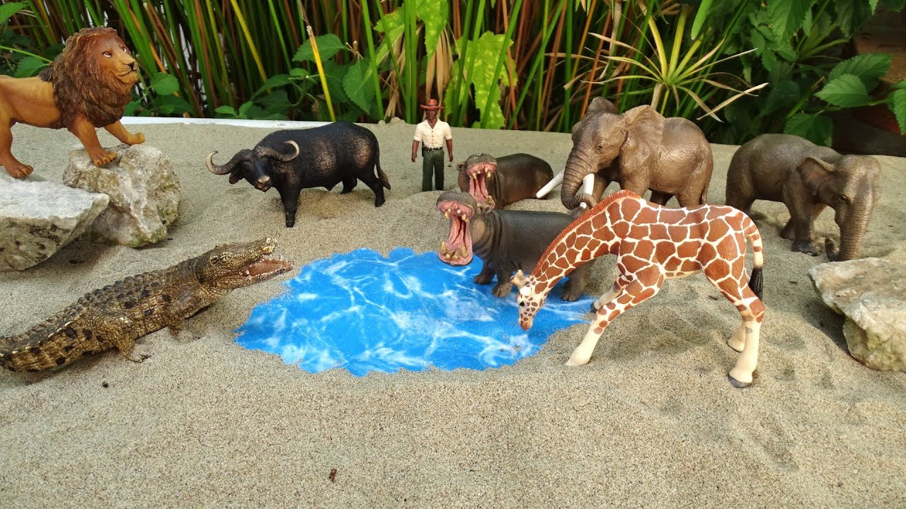 Safari/Wild Animals/Schleich animal figurines