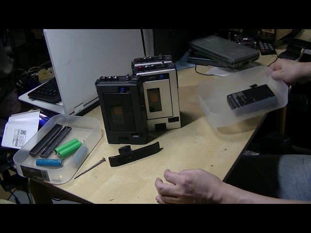 SONY 1974年製のポータブルカセットTC 1030を入手しました - YouTube