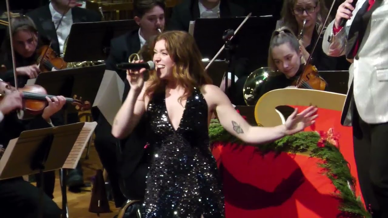 Cannon, Roanoke Symphony Orchestra Perform "Santa Claus Is Coming To Town"