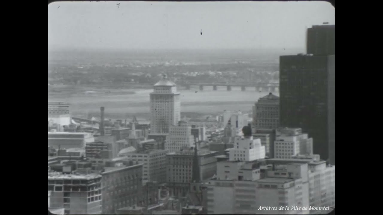 Centre-ville de Montréal, vu de la montagne. - 1965