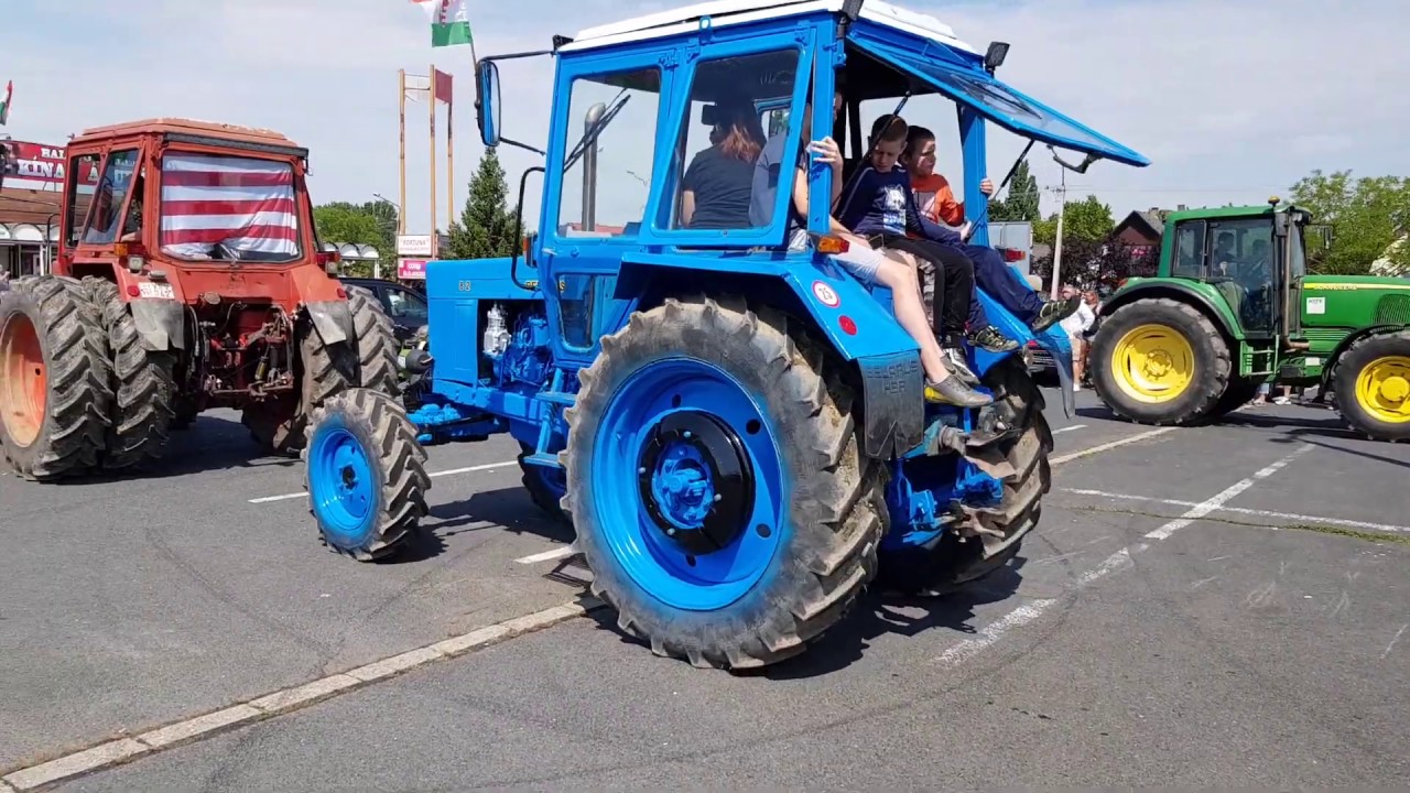 traktor társkereső weboldalrandevúzás közben különböző főiskolákon