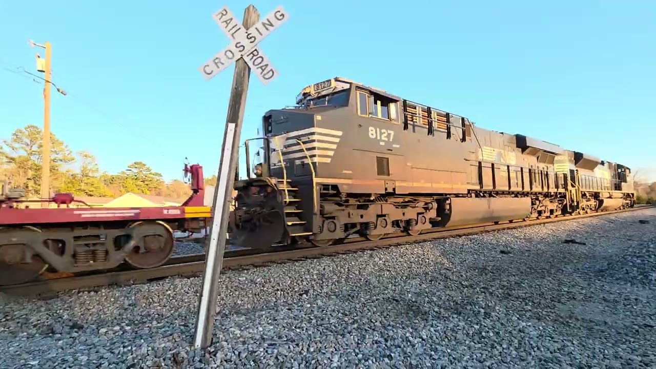 NS 1000 & 8127 clear mile post 19.5 with a heavy, southbound manifest 