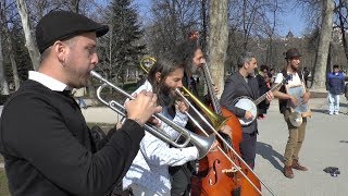 Barba Dixie Band: "Do What Ory Say" - Busking