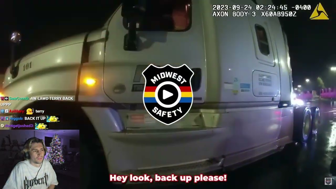 Полиция обнаружила труп в полугрузовике мужчины | xQc Reacts