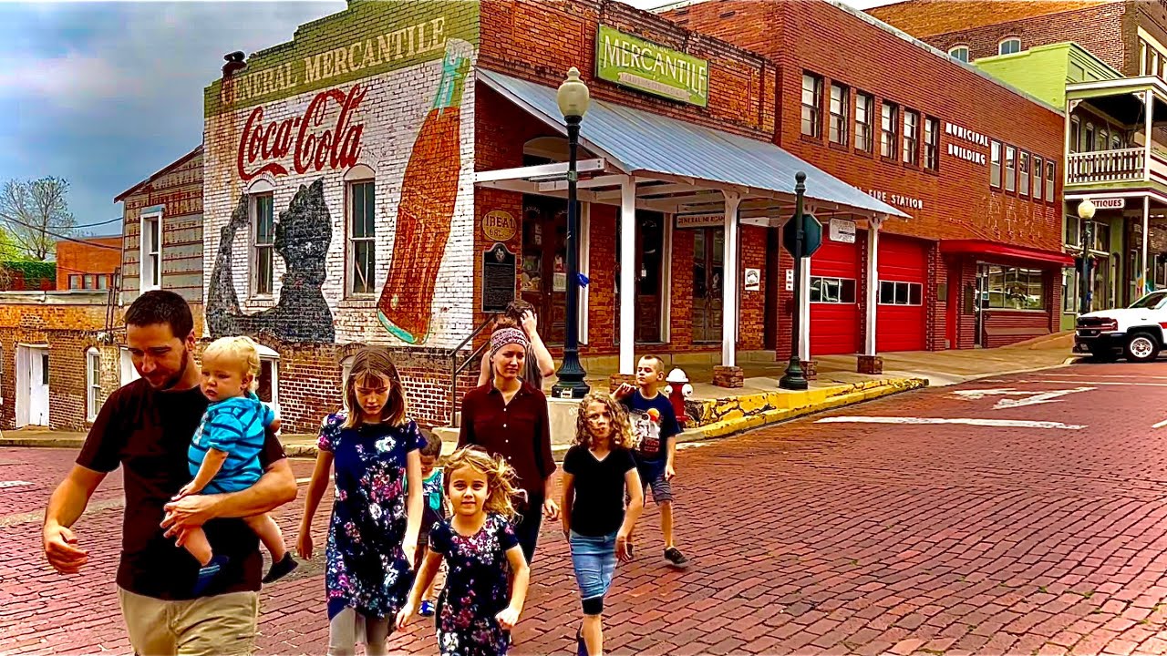 EXPLORING THE OLDEST TOWN IN TEXAS! (Nacogdoches With 8 ...