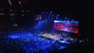 Rascal Flatts - Broken Road (live) ....and a few jokes :)