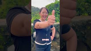 又到了吃肉蟹煲的季节咯 没想到我妈居然在河里放生了这么多大闸蟹，必须安排了，做个香喷喷的肉蟹煲，一口一个嘎嘣脆，真的是太过瘾啦！#肉蟹煲 #乡村美食 #爱做饭的梅子 #新农人计划2025 #抖
