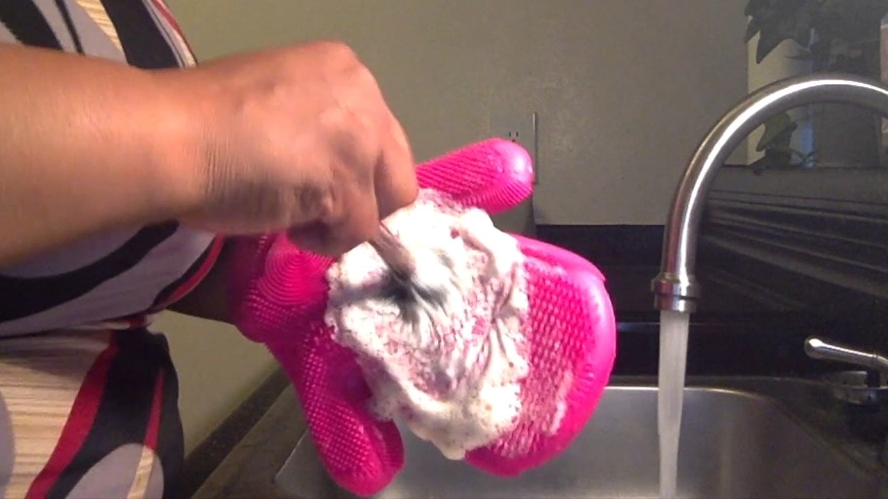 MAKEUP BRUSH CLEANING GLOVE SIGMA BEAUTY YouTube
