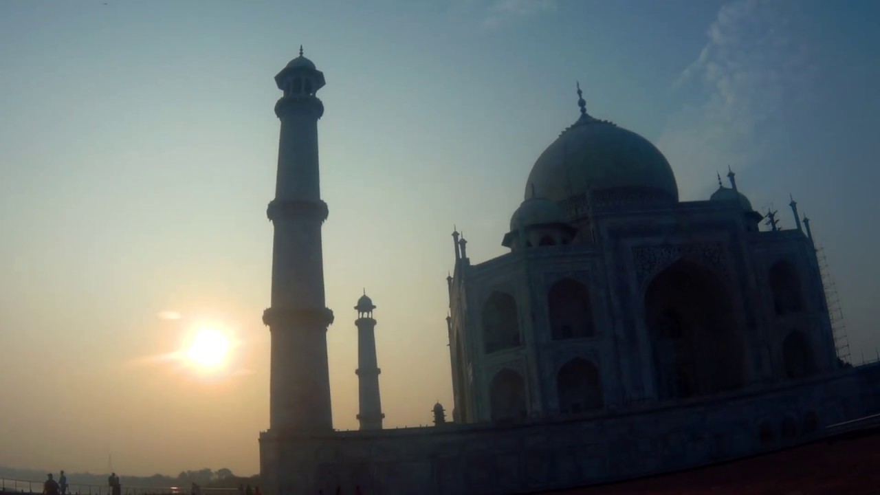 Glimpse of India - Female Solo Travel  / Chapter I : Delhi - Varanasi - Agra