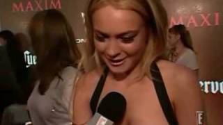 Lindsay Lohan Wears Bikini!