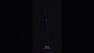 Así se ve un tren de Starlink en su paso por la costa de México en el Océano Pacífico 🤩✨🛰️