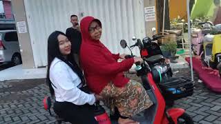 sold out sama ibu ibu lagi sepeda Listrik cocok buat ibu ibu