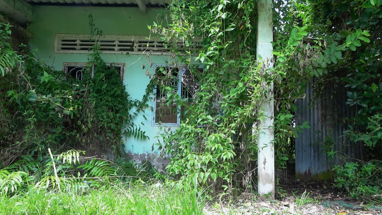 Abandoned House Restoration 😱 Untouched For 30 Years | We Saw Something Scary