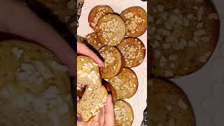 the most delicious healthy muffins, ألذ مافنز صحي بالموز و التمر تجدون الوصفة كاملة على القناة ?