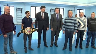 Победителя чемпионата России по боксу Эдмонда Худояна сегодня чествовали в СК «Металлург»