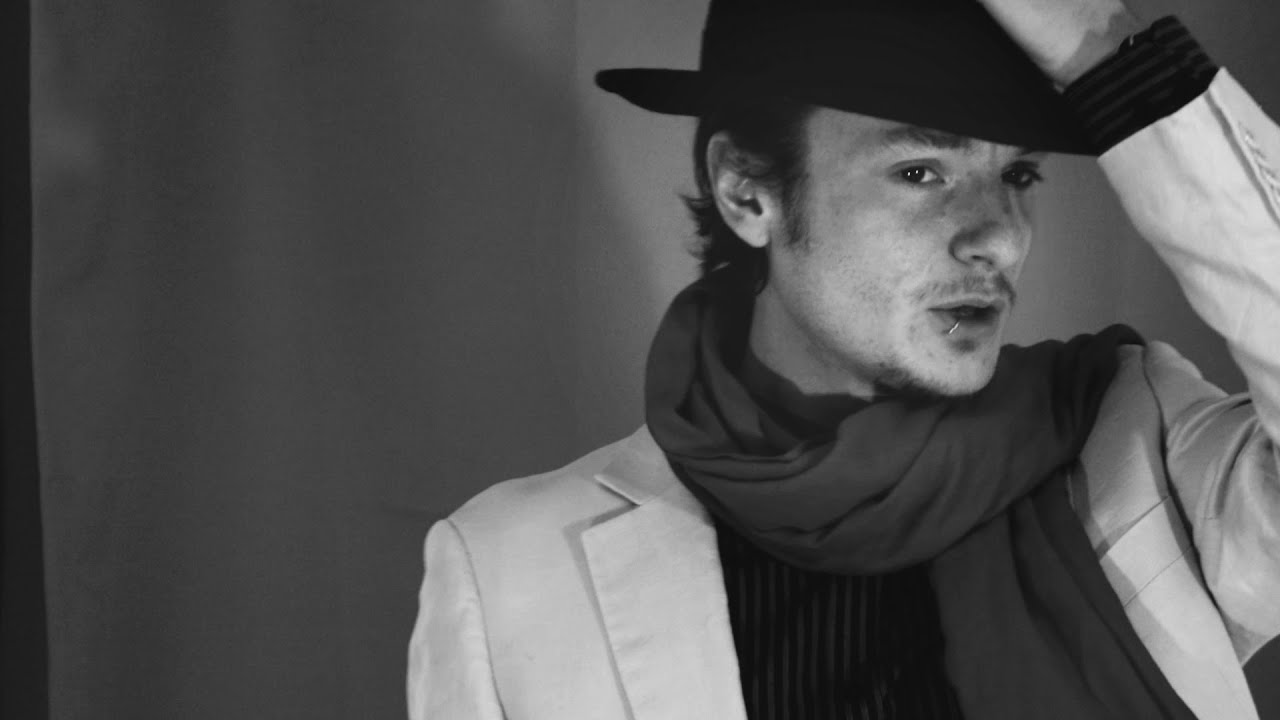 Tornerò A Bee Gees parody in bad Italian YouTube