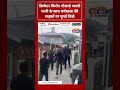 क्रिकेटर किरोन पोलार्ड अपनी पत्नी के साथ धर्मशाला की सड़कों पर घूमते दिखे
