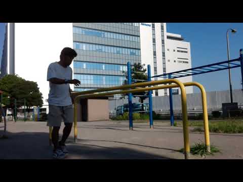 ムーンウォーク練習。