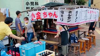 YATAI | A woman in jeans leads the team to set up food stall