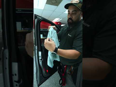 Best Way To Clean Windows Before Applying Window Tint (Spanish)